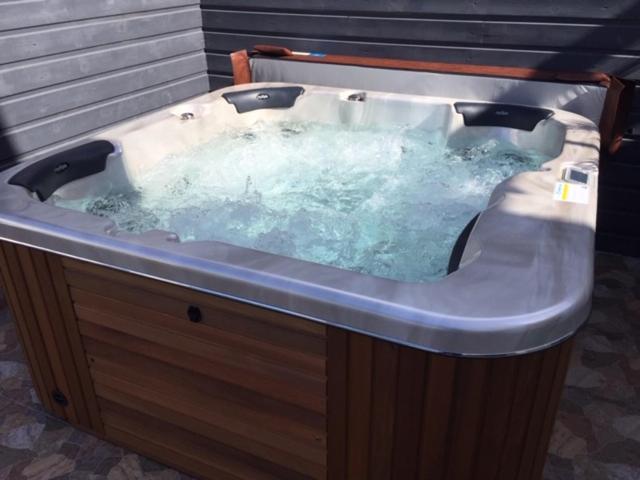 Le Flamboyant Avec Piscine Chauffee 30° Et Jacuzzi Lägenhet Saint-André Exteriör bild