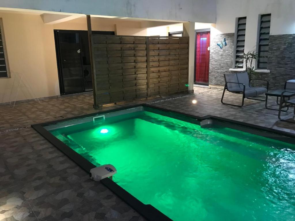 Le Flamboyant Avec Piscine Chauffee 30° Et Jacuzzi Lägenhet Saint-André Exteriör bild