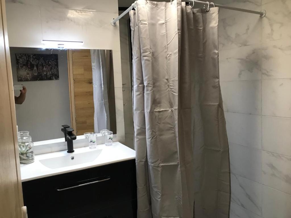 Le Flamboyant Avec Piscine Chauffee 30° Et Jacuzzi Lägenhet Saint-André Exteriör bild